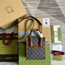 구찌 GUCCI 인터로킹 G 미니 토트백